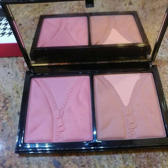 Ready To Wear HYDRABLUSH Moisturizing Luminous Blush - Picture 2 of 5